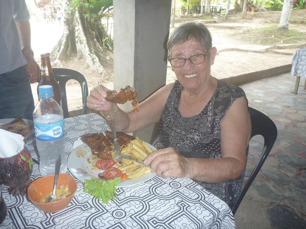 Hospedaje Las Amazonas Икитос Екстериор снимка