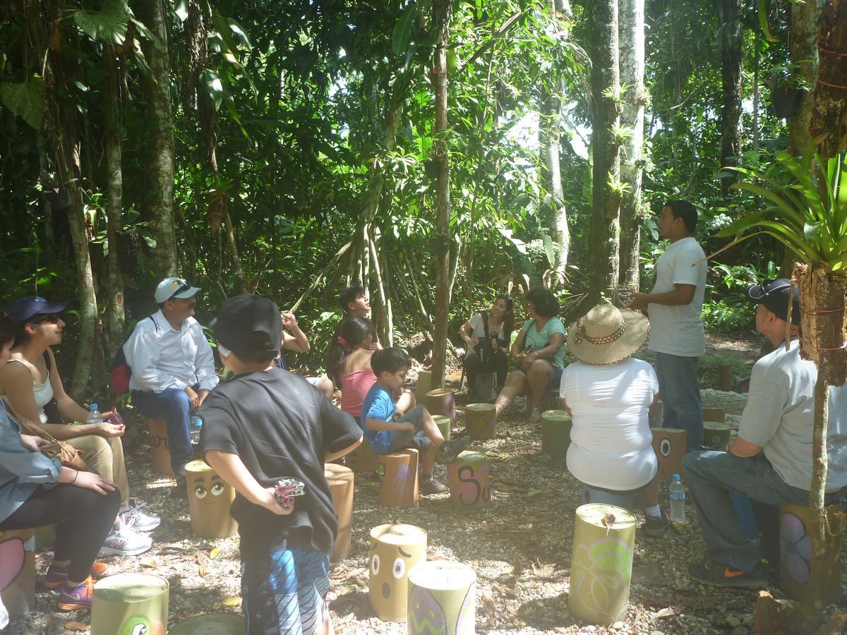 Hospedaje Las Amazonas Икитос Екстериор снимка
